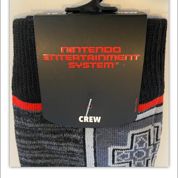 Nintendo Controller Crew Socks 1 Pair Men 8-12 Gray Black Red Gamer NES 8Bit NEW - Picture 2 of 12